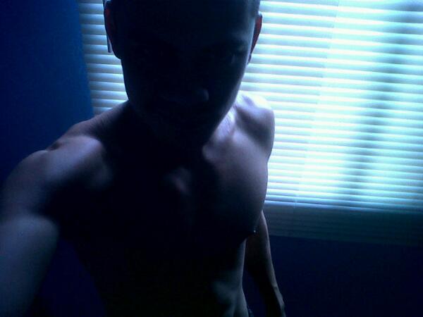 DREIonSPY's tweet photo. Silhouette. #Selfie again. Just had to do some Zumba on my own to sweat my cold out. #BubbleDanceTheme Lols. http://t.co/XDD9snTQR6