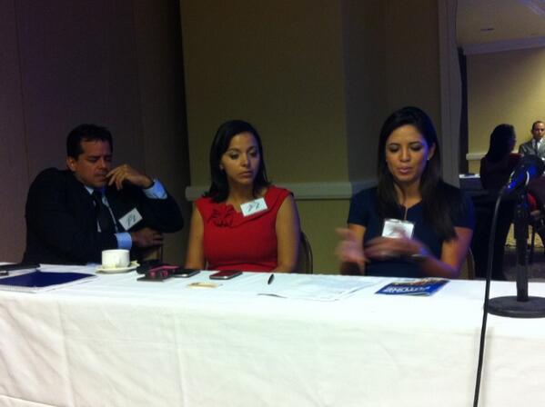 PAMELASILVA's tweet photo. “@MsJUs: Panel- Noticias de Televisión como Entretenimiento #MMC13 @NAHJ @sofialachapelle @pamelasilva @jorgelviera http://t.co/pv98isATNm”