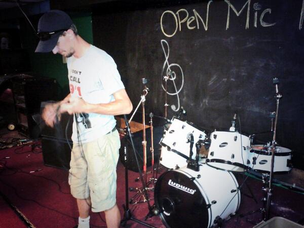 rocketsurgeryCA's tweet photo. 100th tweet! Setting up for sound-check. http://t.co/Zp2qXw64FG