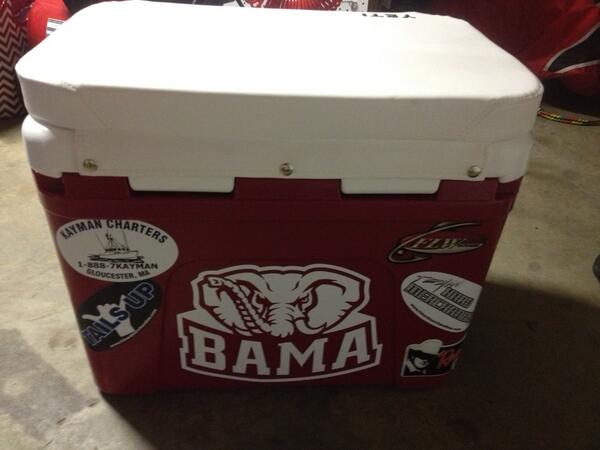 bowomack's tweet photo. @CaptMarciano @HardMerchJay thanks guys for helping me pimp my yeti! #tailsup #hardmerchandise http://t.co/DvBoRltU4d