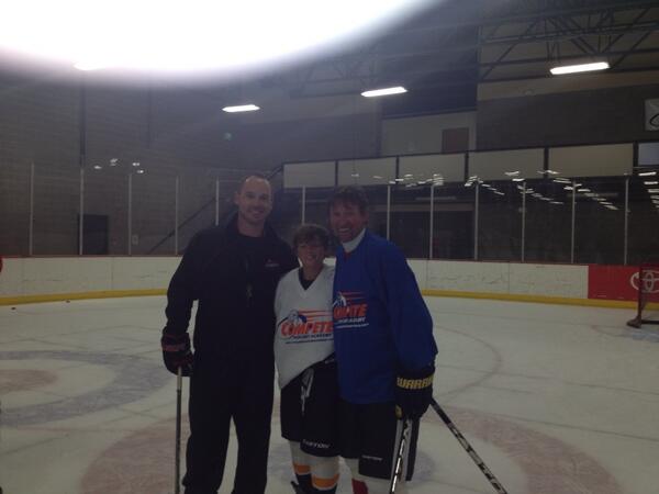 TitanHockeyAcad's tweet photo. Wayne and his son out on the ice . http://t.co/aTgGcgvGNQ