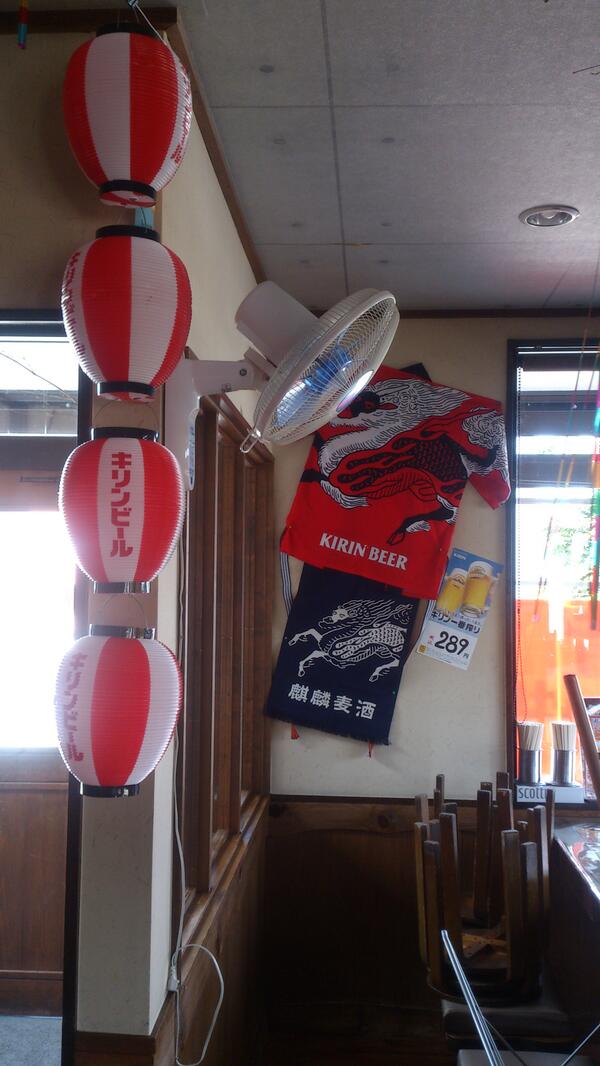 ScrumpTake's tweet photo. 同じくビール祭りのディスプレイ！ http://t.co/zKi01ALcnc