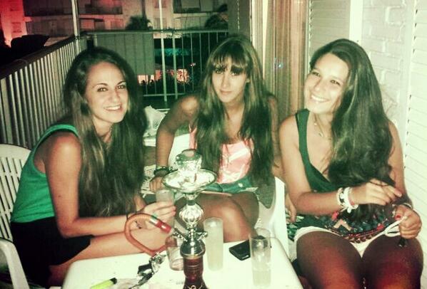 inesdelsol7's tweet photo. Preparando la fiesta ;) @Elenagms @iness_ha #Gandía #falkata http://t.co/JIQyxLikUM