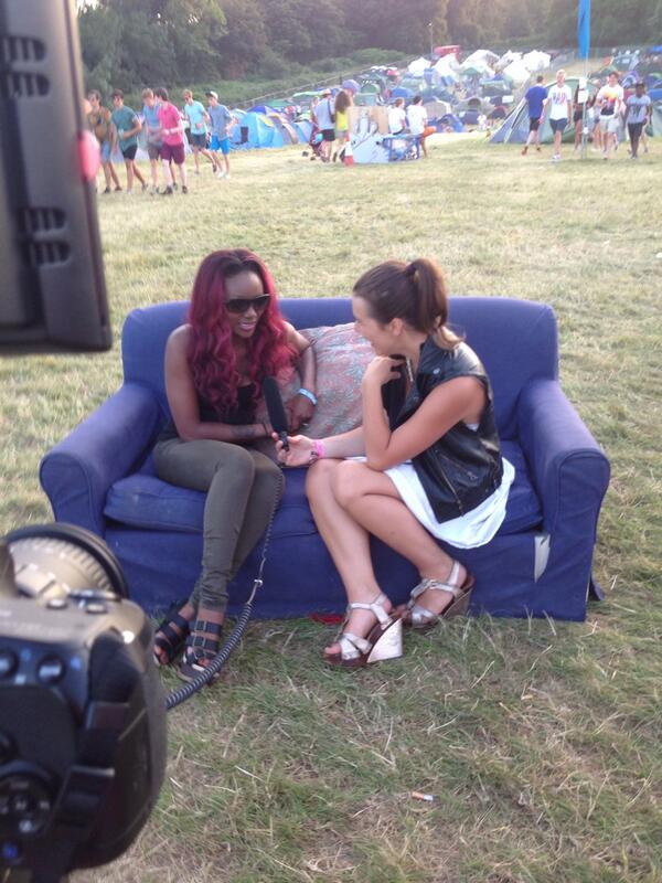 RANAProd's tweet photo. @catherinesenor interviewing @lulujamesmusic at @leefest http://t.co/yYjnGJ0qF0