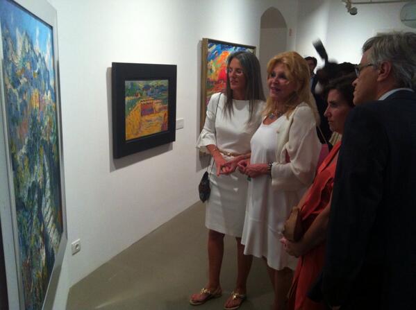 EspaiC_Thyssen's tweet photo. Visita inaugural de les autoritats a la nova exposició. #Guíxols @guillermosolana  @GiroPilar http://t.co/t9KX4eXSBl