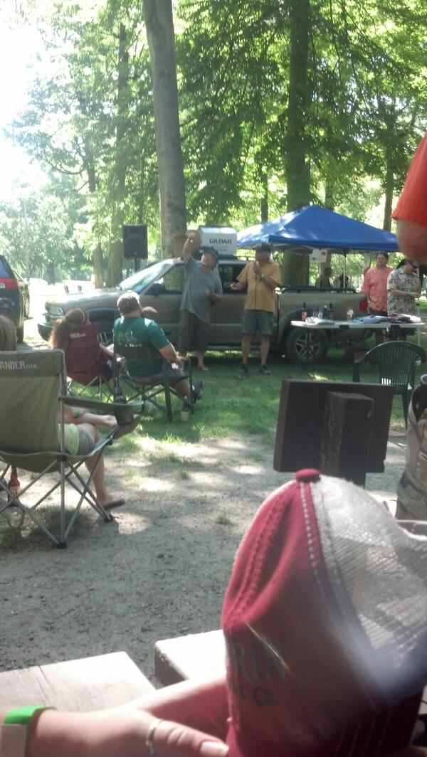 brawlingbrewer's tweet photo. MBAA sumer social auction. Great time seeing all the district Michigan brewers! http://t.co/PytUxtz1vL