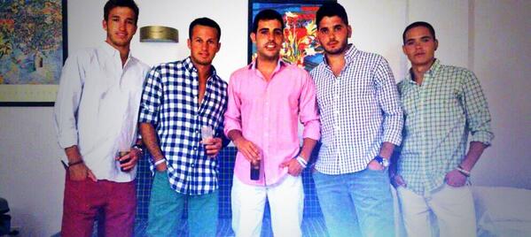 samuamericano's tweet photo. @Fran_Payan @ale_b_f_ @eiris_juan @pikelbam PREPARADOSS!!! http://t.co/lpqdma4oKt
