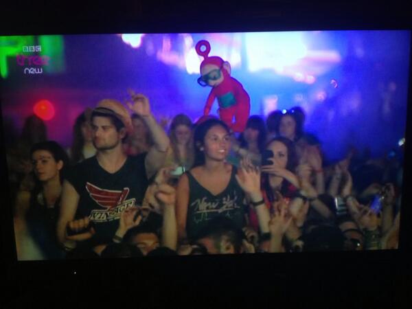 Ruthio1989's tweet photo. @lorenazecchino did you just pop up on my tv screen at Calvin Harris at TITP? http://t.co/PufvppWXTy