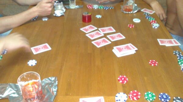 kelogar27's tweet photo. Timbeta bona!! @guillepiker @ramoncanari @David_Ros12 #perringoingo #vicentmaur http://t.co/A4SOuZi95O