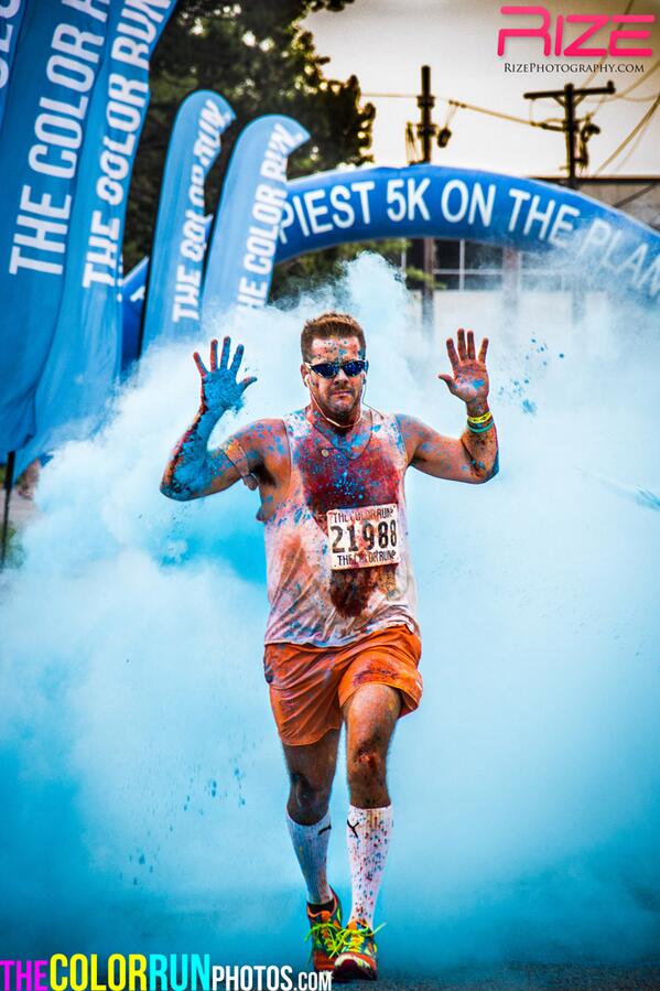ColorRunPhotos's tweet photo. This color runner was COVERED in color head to toe!! #Happiest5K http://t.co/I4aU7RPIea