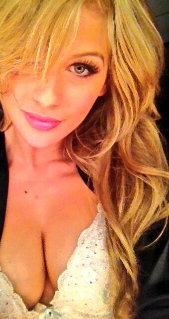 Super sexy photoshoot with @BSeeleyPhoto and @HUGOVPHOTO ! Killed it! 
#beautiful #sexy #Awesome http://t