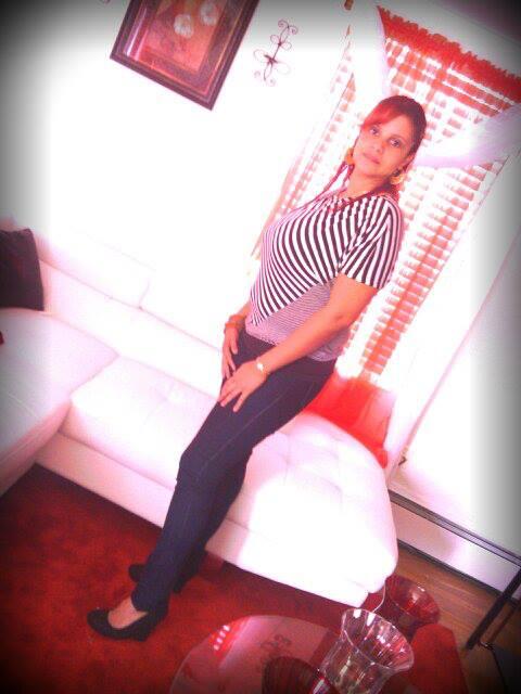 sammylovers's tweet photo. Myy mother goiin out :)) http://t.co/rOFcNg64O5