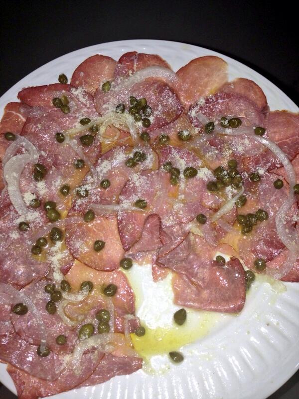 Porque me abandonaron, les hubiera dado carpaccio y una buena to...ada jajaja! Las amo!! <a href="/naluferponce/">Nalu. ♡</a> <a href="/Dani_fer91/">Dani Fer</a>