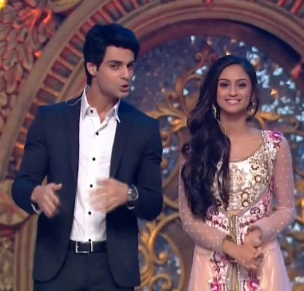 krystledsouzakd's tweet photo. Hosting with Wahi! :D @karan009wahi @teamKrystleD http://t.co/CvlUP4hd4U