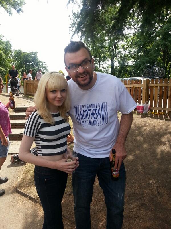 mrshiston's tweet photo. Ellie &amp; @Reverend_Makers http://t.co/Wedasu9v84