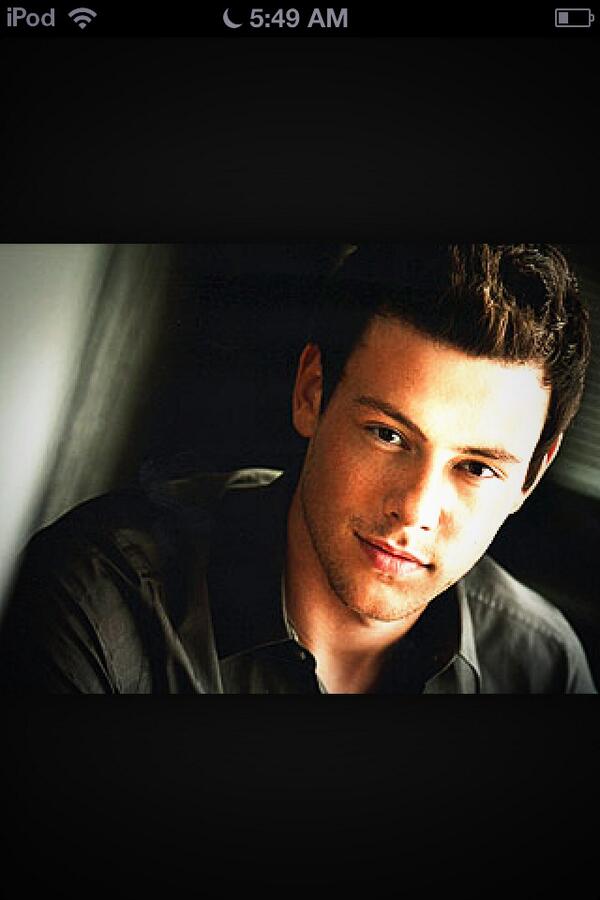 chicy_c's tweet photo. glee is my favorite show it's not gonna be the same #RipCoryMonteith #CoryMonteith #Gleeks #Glee #gleek http://t.co/PG1usHEM8I
