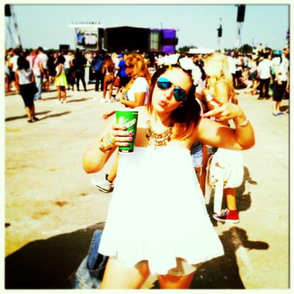 RiRi1987x's tweet photo. @WirelessFest Rocked! #Wireless #AMAZINGGG #JT #Hot #happy http://t.co/xkTSqyjpyn