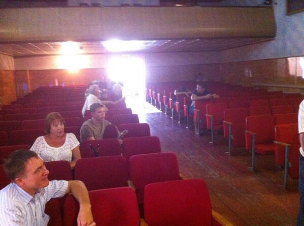 un_marin's tweet photo. Говорят, Алимова попала в Аварию, возвращается в Саратов на буксире #Пугачев http://t.co/dVBLh59fmn