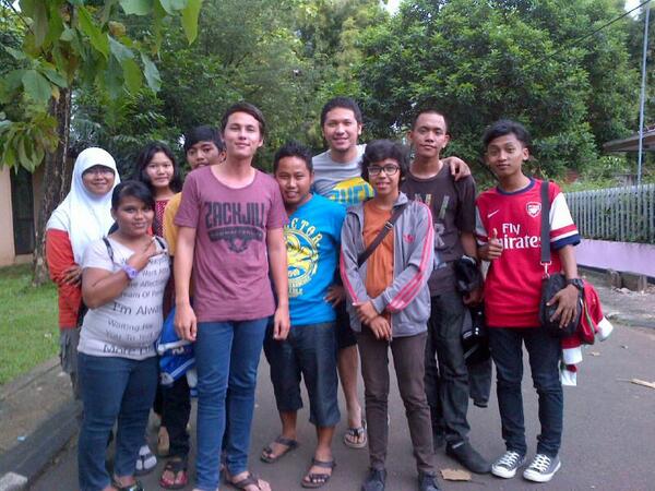 gadiiing's tweet image. Pemenang kuis #3SempruuulMengejarSurga bs dtg ke lokasi, buka bareng, dan dpt kaos sempruuul.. :)