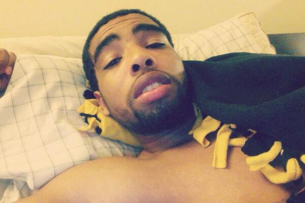 WalleynotWale's tweet photo. Lmao, wtf? RT @linnykravtiz: “@KillKaydee: #TwitpicYourBoo” http://t.co/WMJcD2Oy0d