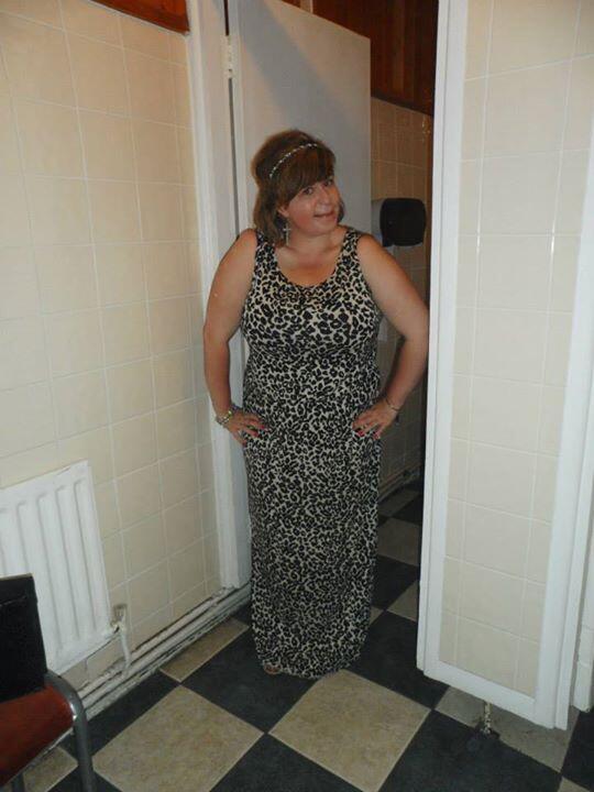 EmilyMoon__1's tweet photo. Long dress summer nightz http://t.co/THsbqmfr4u