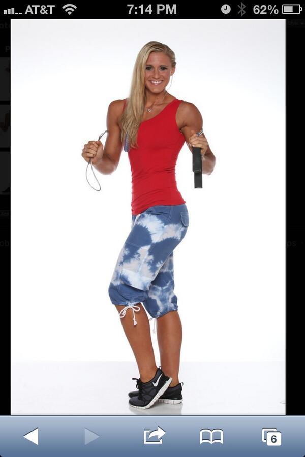 OHMYBOD's tweet photo. A Sunday shout out to our new BOD GIRL the gorgeous Michelle Yeager wearing OH MY BOD original fitness wear http://t.co/ut5PJ1sdHK