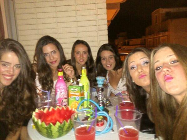 Maialenmanjon's tweet photo. Se hechara de menos pasar todo el dia con las feas en Benidorm :(:(:( http://t.co/RXTjmdjf5y