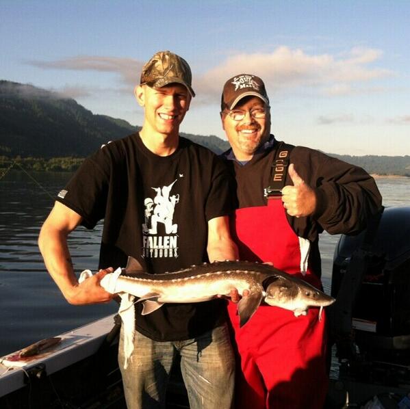 FallenOutdoors's tweet photo. First fish #Fishing #outdoors #SundayFunday http://t.co/tdlKkrWXo5