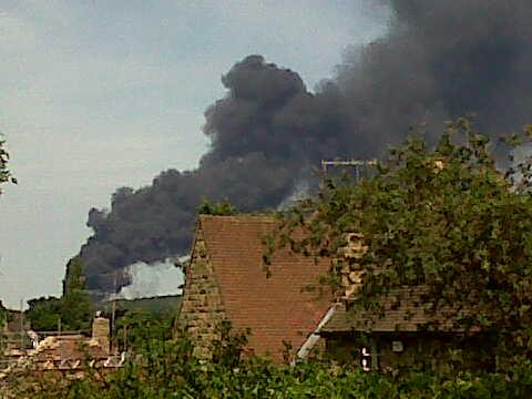 meersbrooknet's tweet photo. #Sheffield fire from Nether Edge http://t.co/2RsmMH22DO