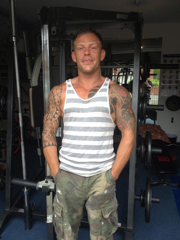 portzhull's tweet photo. Brian smith looking cool in his gym http://t.co/Llno9brDdo