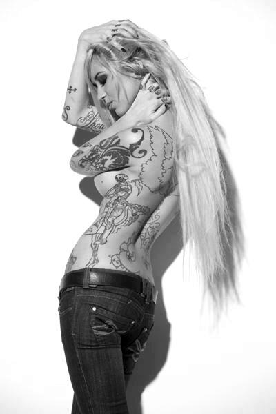 inkerest's tweet photo. Tattoo Girl - http://t.co/PluXW9odx9 http://t.co/mBlHi7lpnZ