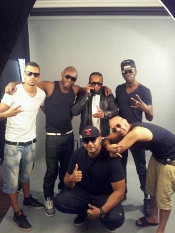 DjKder's tweet photo. L équipe chivazz firm avec le poto dj e-rise http://t.co/ivMpN6YBk7