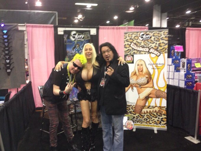 At Exxxotica convention...with singer of Bio and owner of MK productions http://t.co/ZdAwbzfXbp<a href="/tag/dodgers"class="tags"><span>#dodgers</span></a>