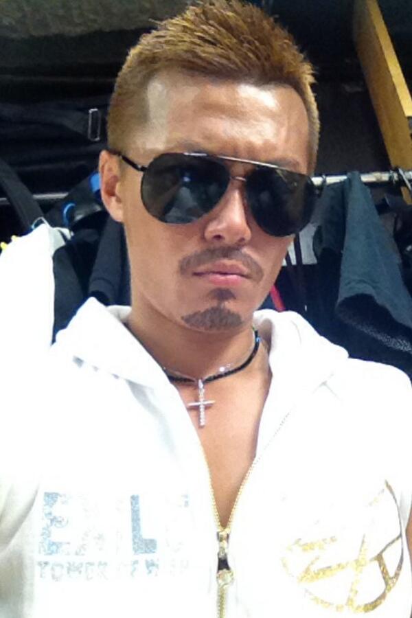 松田幸起 Exile Atsushiさんの ものまねで歌を褒められテンションあがったー 衣装も初お披露目 Http T Co Svqtvbub0j Twitter