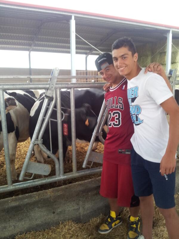 MorenoTallon98's tweet photo. @sergiomoya5 Jajajaja ahi huele que alimenta, mmmmm. http://t.co/GKtoNWRkoI