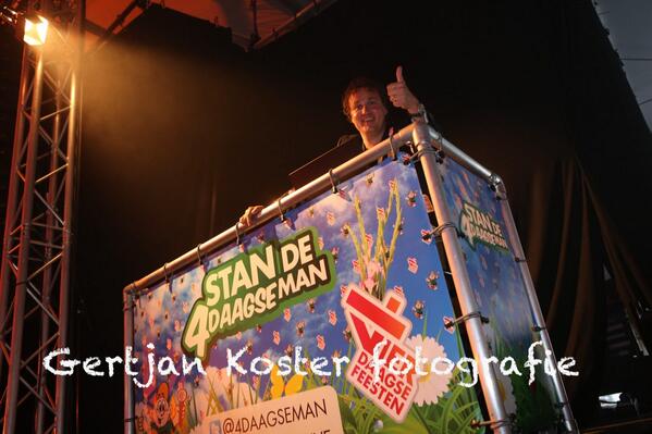 Gertjankoster's tweet photo. Het @WaalkadeLive feestpaleis loopt vol terwel @4daagseman staat te knallen http://t.co/CKNXSqwXKV