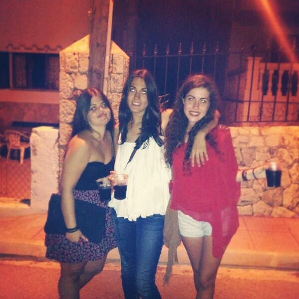 AiidaNB's tweet photo. En s'estiu... Beu, riu i viu! @ColomaFullana @Mangels_ #Portocolom http://t.co/1TuDJvRhmb