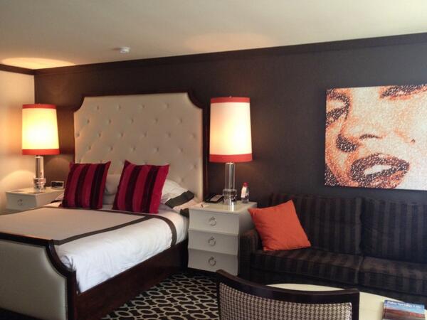 AllisonWottawa's tweet photo. Just checked in to the Riviera #PalmSprings. Super. Hollywood Chic @RivieraPS #hotels #resort http://t.co/bFumXkDmTF