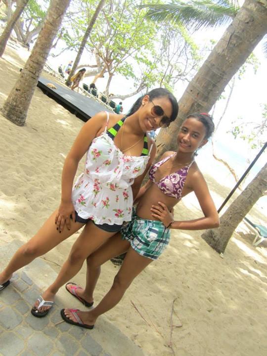 Kitkath19's tweet photo. W..Sis and Me ..Beach http://t.co/9ycSy8QUiO