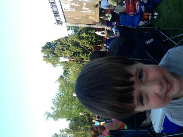 KeithBainbridge's tweet photo. @RaviniaFestival @willienelson I'm very excited for ol man Willie http://t.co/P7v6RFywLG