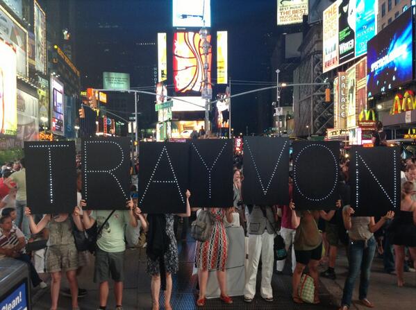 BuzzFeedNews's tweet photo. “TRAYVON” in Time Square, New York http://t.co/XhzMjH0RPZ