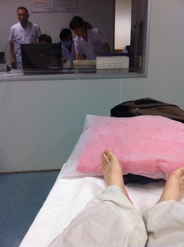 躺在ct室感觉自己就是 实验室里的小白鼠任人试验