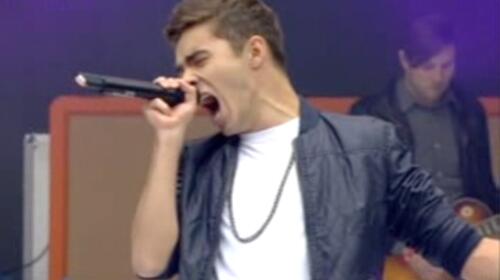 TheWantedLifeTV's tweet photo. SING IT!!! @NathanTheWanted #chills #TheWantedLife http://t.co/mL63jmCtJm
