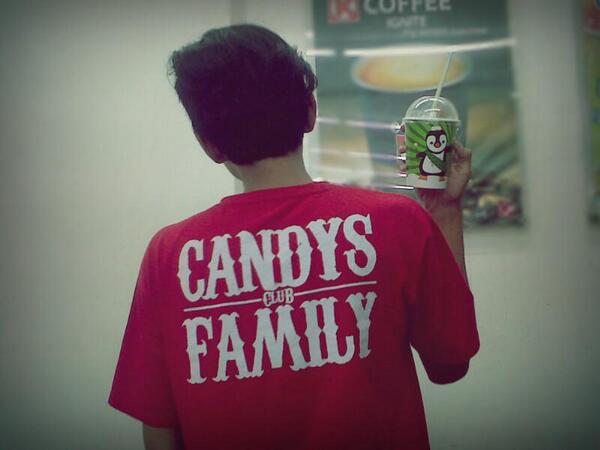 sub80_'s tweet photo. Ngabuburit pake merch @CANDYS_official dari @Mtees_ asli dapet pahala :) http://t.co/wiOtFhVh5V