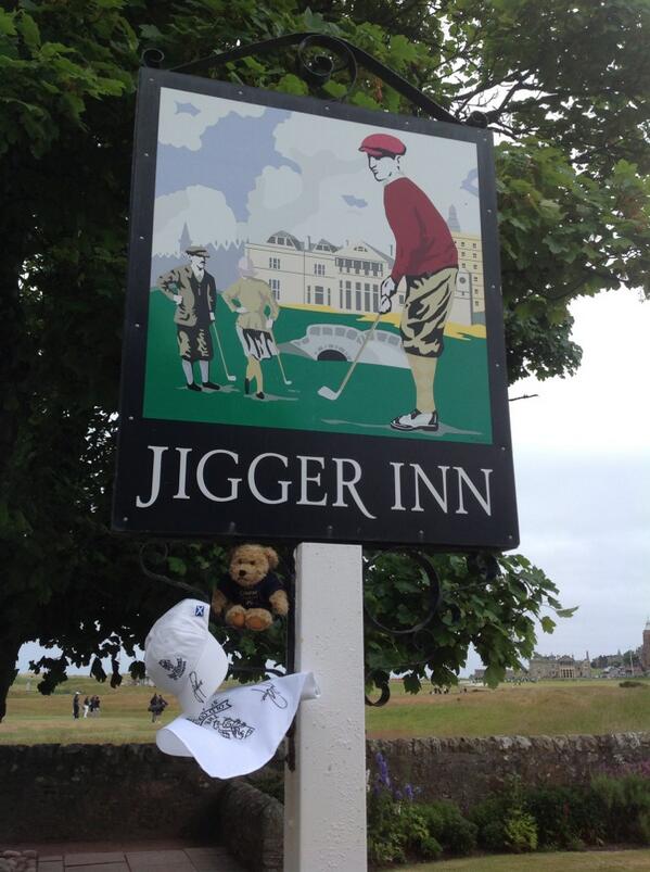 OldCourseHotel's tweet photo. 1 hat and 1 flag kindly signed by @JustinRose99 to be won. Simply email competition@OldCourseHotel.co.uk #GoodLuck. http://t.co/a1vV4U6Ion