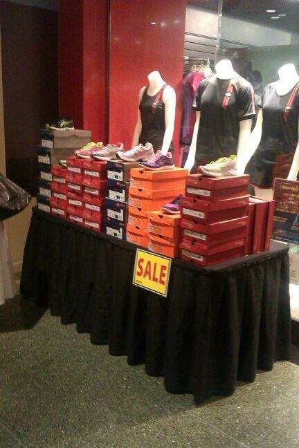 TDRunningRoom's tweet photo. Our sidewalk sale has begun! Come check out the deals! From July 15-20th http://t.co/moykPbDlTG