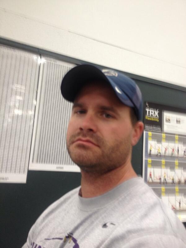 TedPerry00's tweet photo. I need to shave.. http://t.co/MCNhwT4vfT
