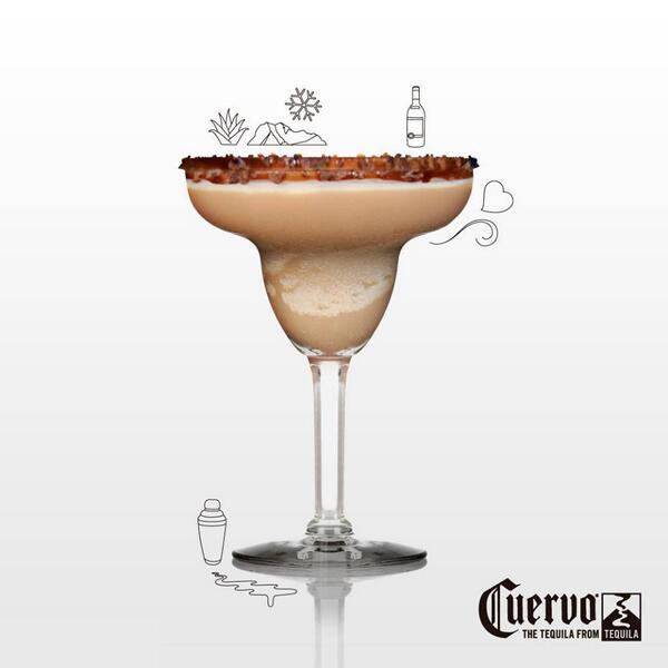 "Cuervo Margarita Expresso": 2 bolas de helado de chocolate,  12 ml de Cuervo Gold, 16 ml de Café expresso.