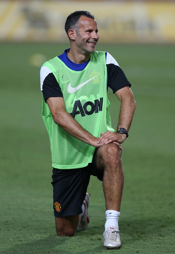 ManUtd_ASIA's tweet photo. RT"@ManUtd: "I'm enjoying it just as much as I did 20 years ago." - Ryan Giggs. #mutour http://t.co/0B1YhdjrVX"