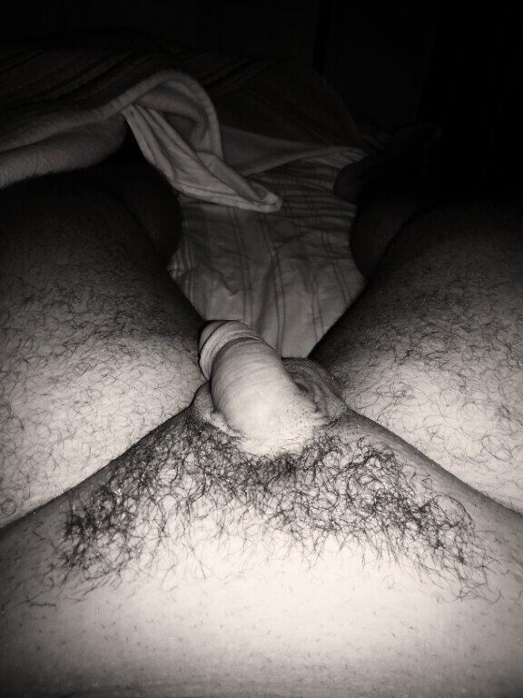 HardUncut's tweet photo. Relaxing in bed #relaxed #Uncutdick #bush #twitterafterdak http://t.co/hK1b0IICks